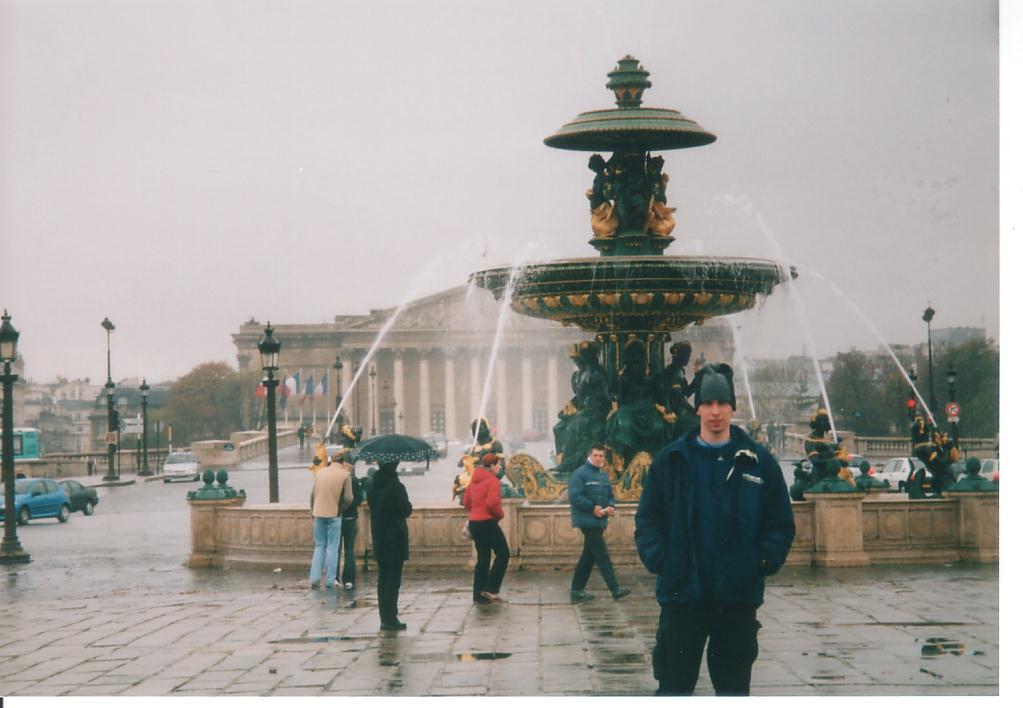 Danny auf dem Place de la Concorde 1.JPG