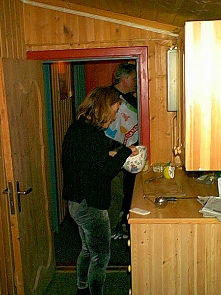 Karen am lecker Essen machen.jpg