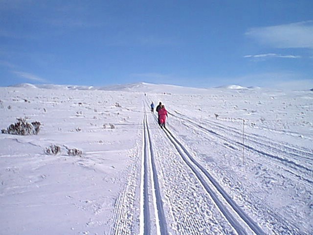 Rote Loipe nach Smuksjseter (7 km).jpg